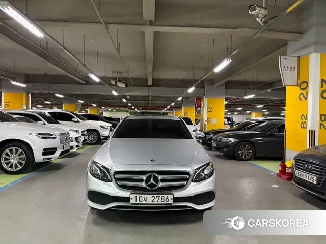 Mercedes-Benz E-Class W213 2019 Серебряный из Кореи