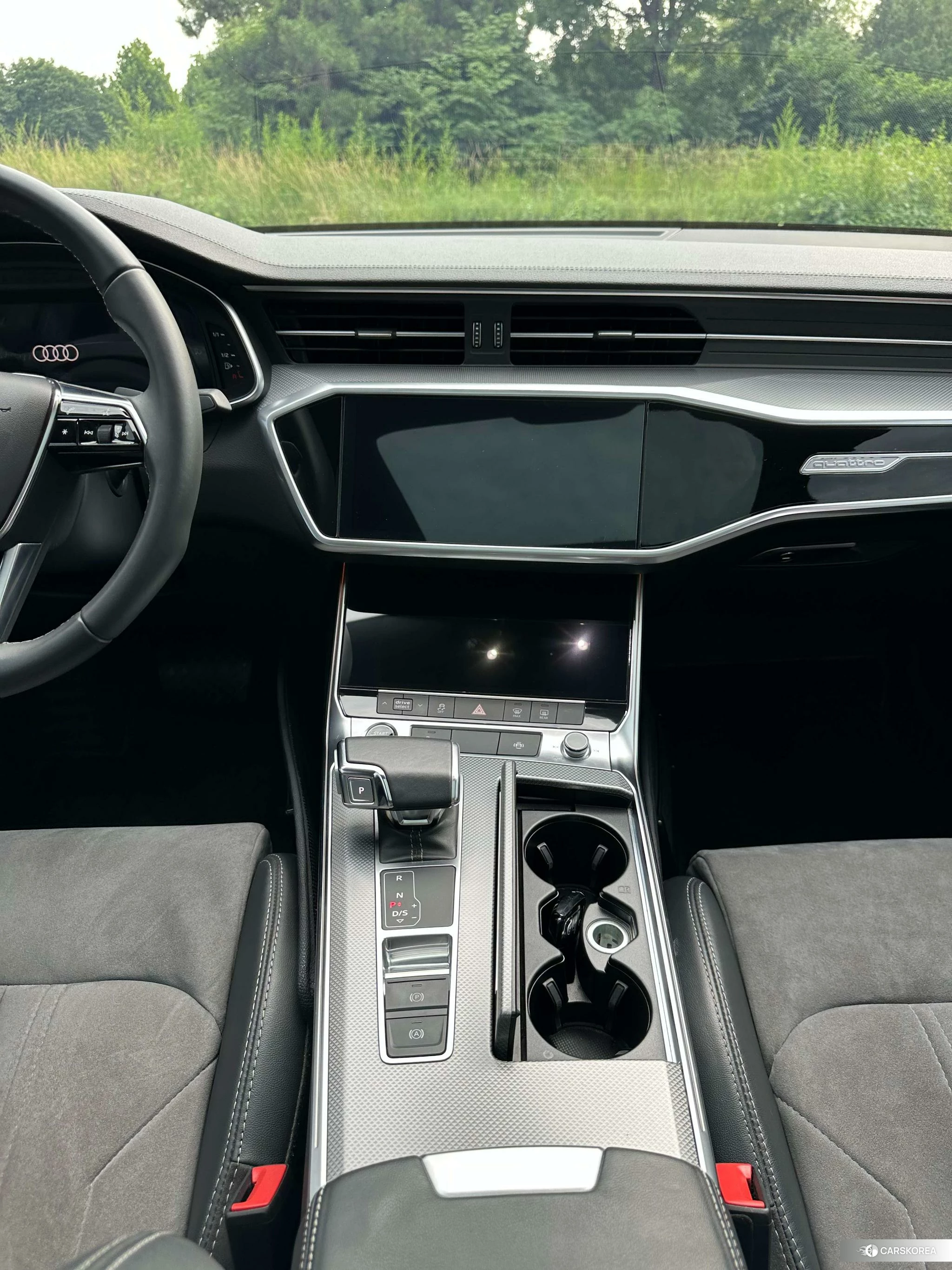 Audi A6L 2020 Черный из Китая