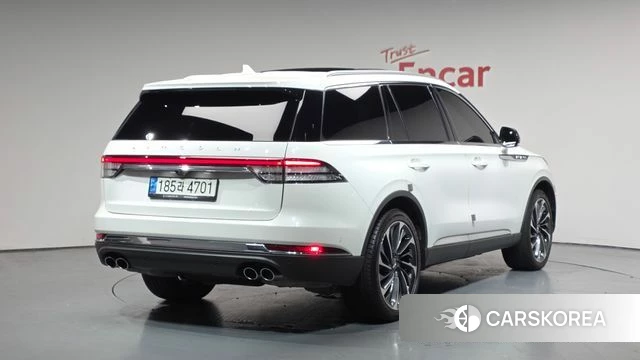Lincoln Aviator 2nd generation 2022 Белый из Кореи