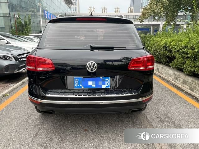 Volkswagen Touareg 2018 Черный из Китая