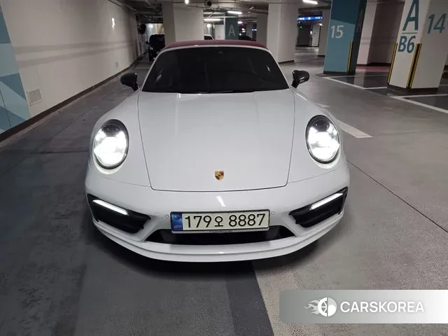 Porsche 911(992) 2021 Белый из Кореи