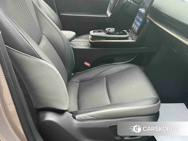 Toyota bZ3 2023 Коричневый из Китая