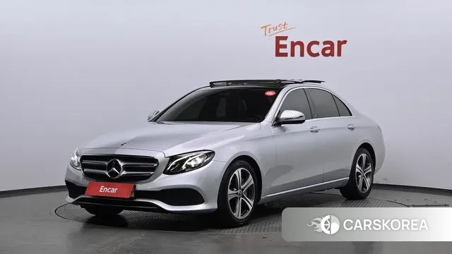 Mercedes-Benz E-Class W213 2018 Серебряный из Кореи