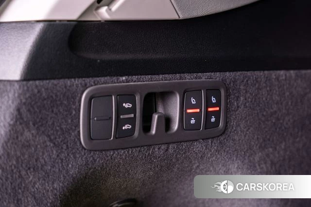 Audi Q7 2025 Черный из Китая