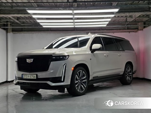 Cadillac Escalade 5th Generation 2023 Серебристо-серый из Кореи