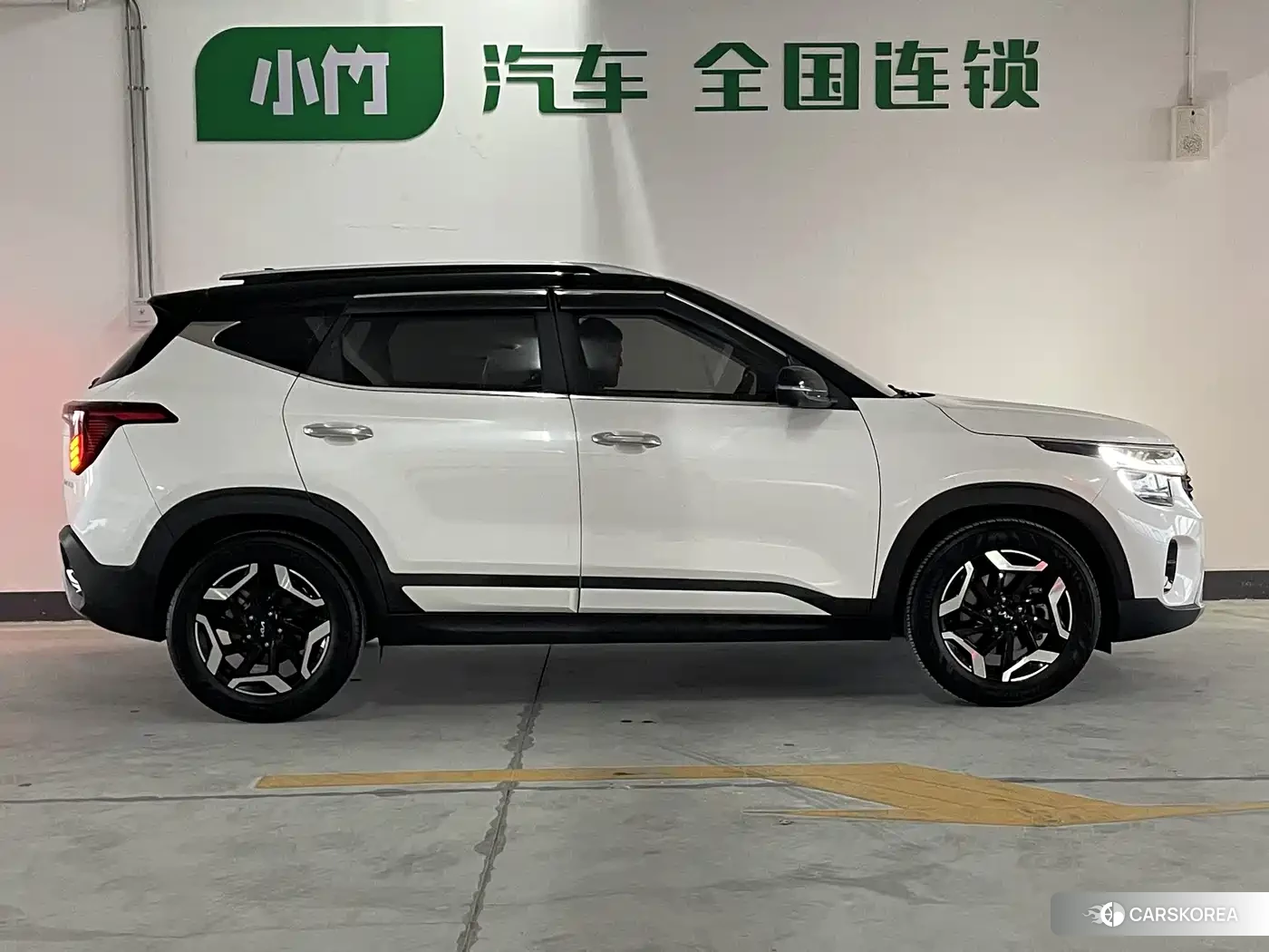 Kia Seltos 2024 Белый из Китая