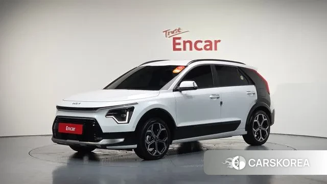 Kia Di Ol Nu Niro 2023 Белый из Кореи