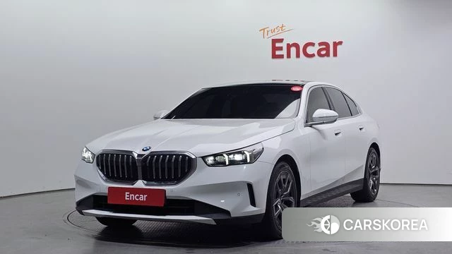 BMW 5 Series (G60) 2023 Белый из Кореи