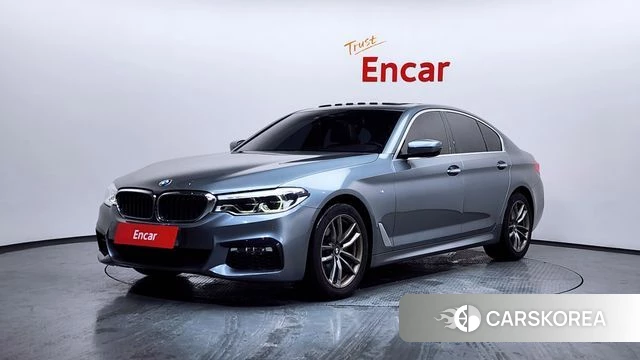 BMW 5 Series (G30) 2018 Серебристо-серый из Кореи