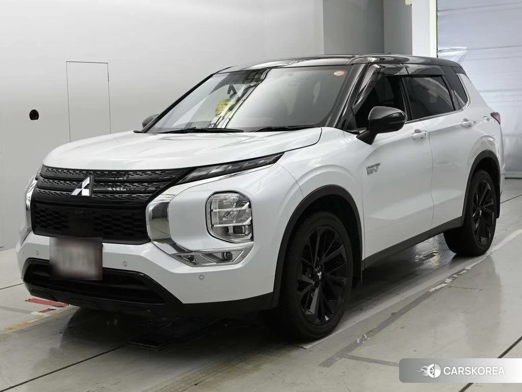Mitsubishi Outlander 2023 из Японии