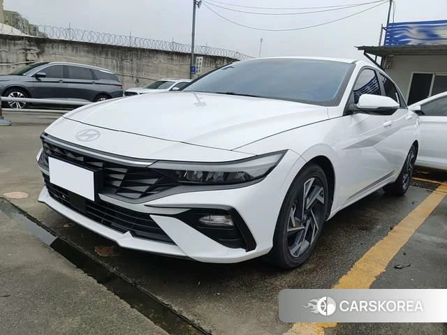 Hyundai Elantra 2024 Белый из Китая