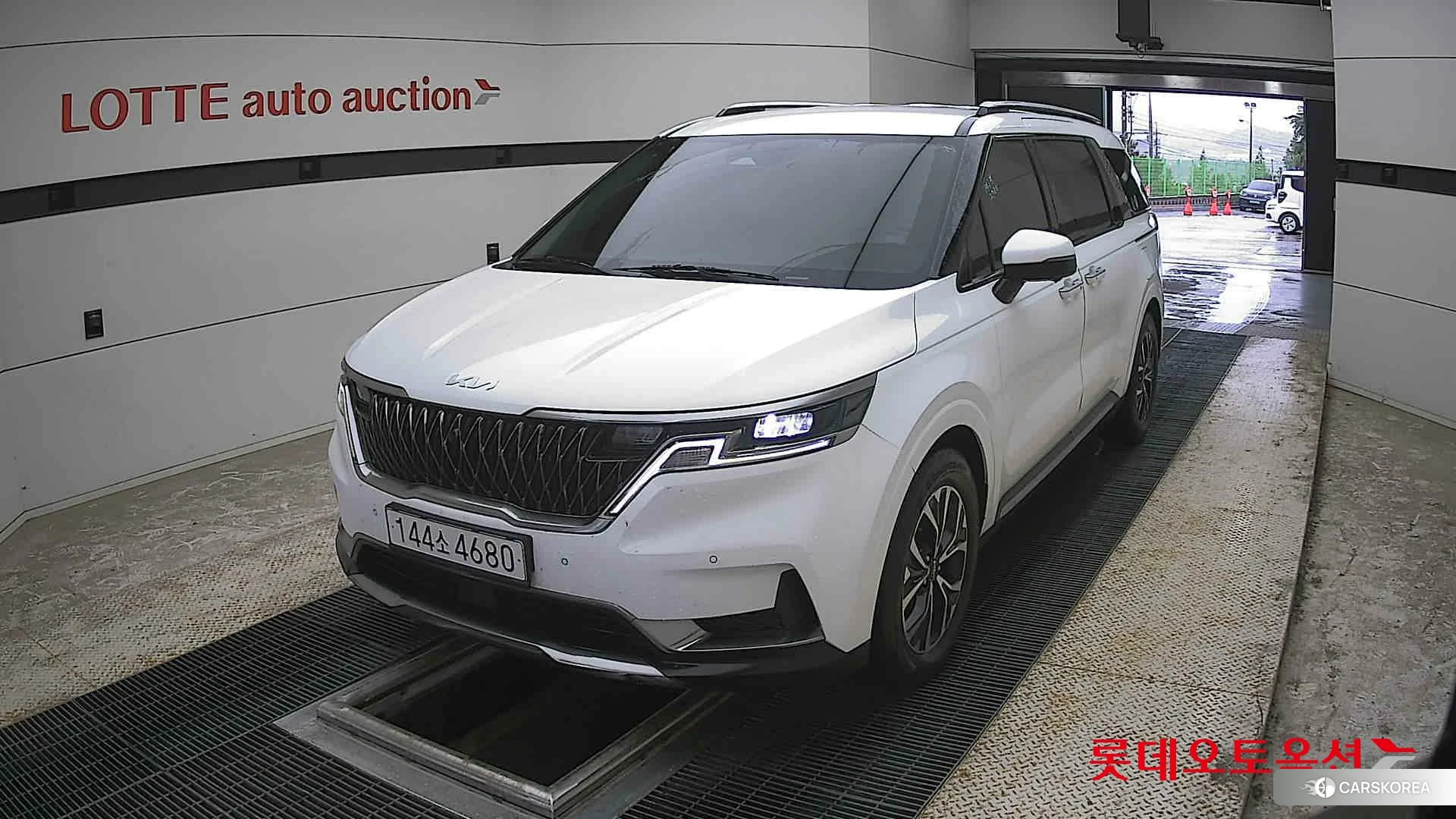 Kia Carnival 2023 Белый из Кореи