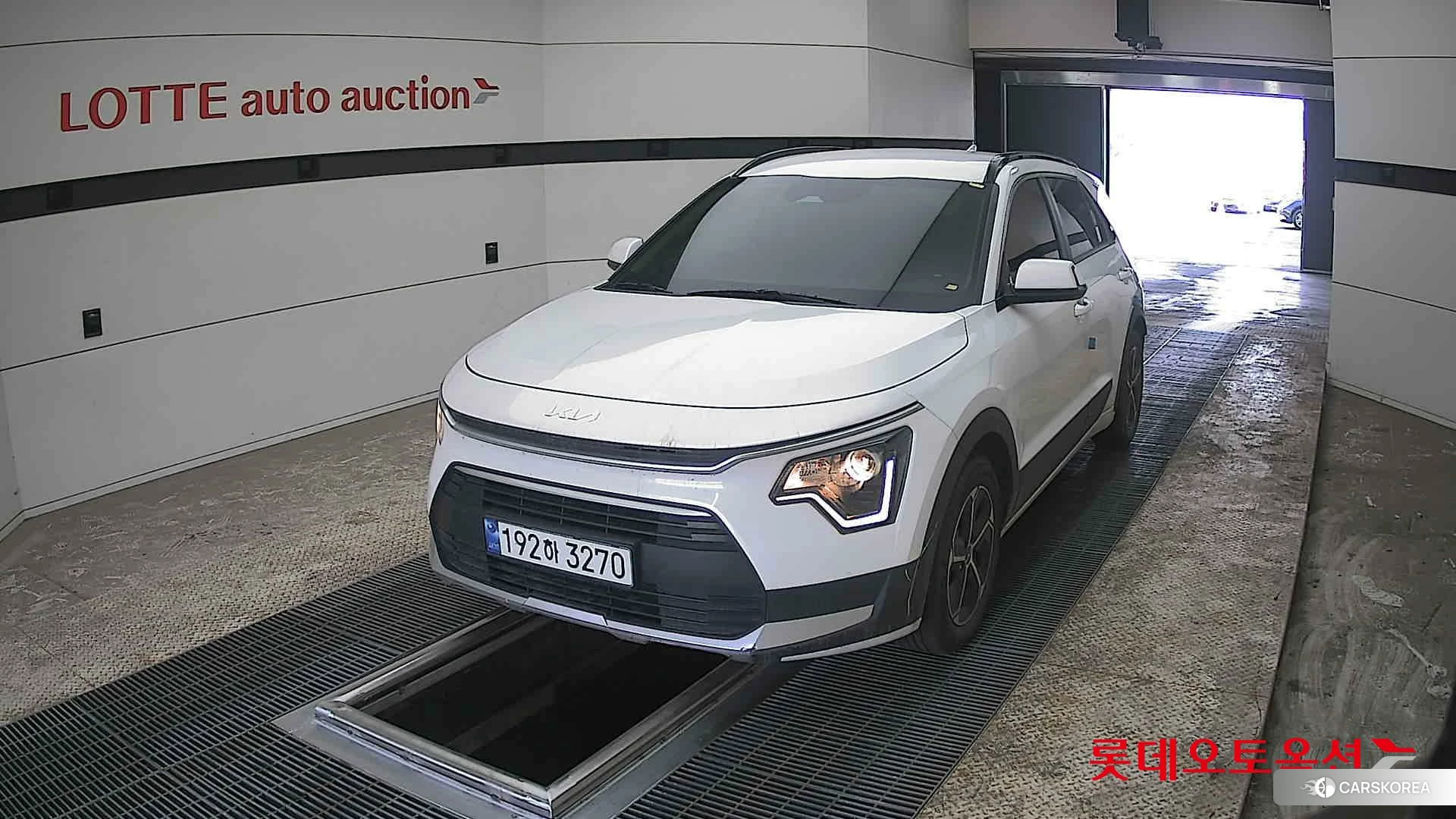 Kia Niro Hybrid 2024 Snow White Pearl (optional) из Кореи