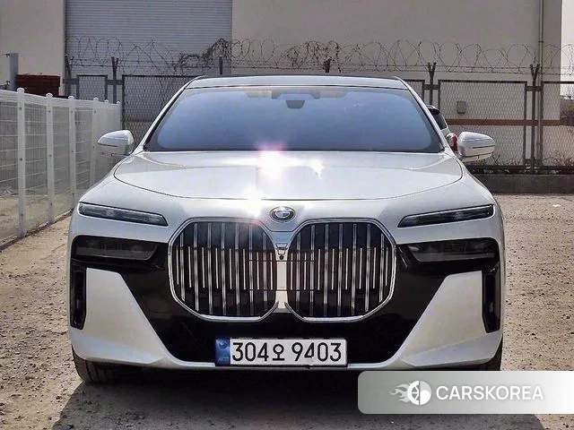 BMW 7 Series (G70) 2024 Белый из Кореи