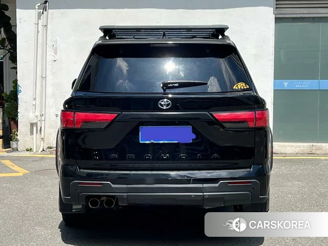 Toyota Sequoia 2024 Черный из Китая