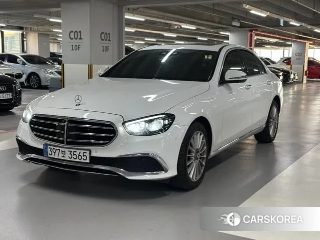 Mercedes-Benz E-Class W213 2021 Белый из Кореи