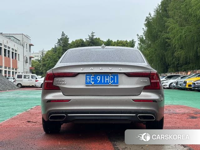 Volvo S60 2020 Шампань из Китая