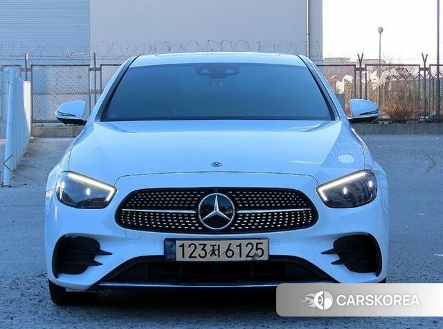 Mercedes-Benz E-Class W213 2021 Белый из Кореи