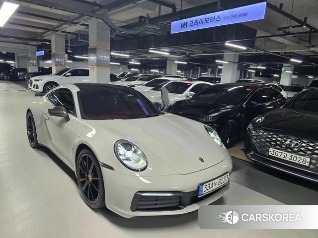 Porsche 911(992) 2021 Серебристо-серый из Кореи