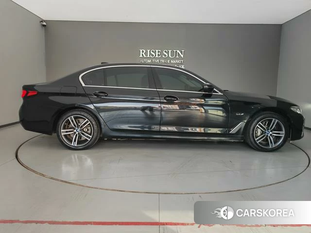 BMW 5 series PHEV 2022 Черный из Китая