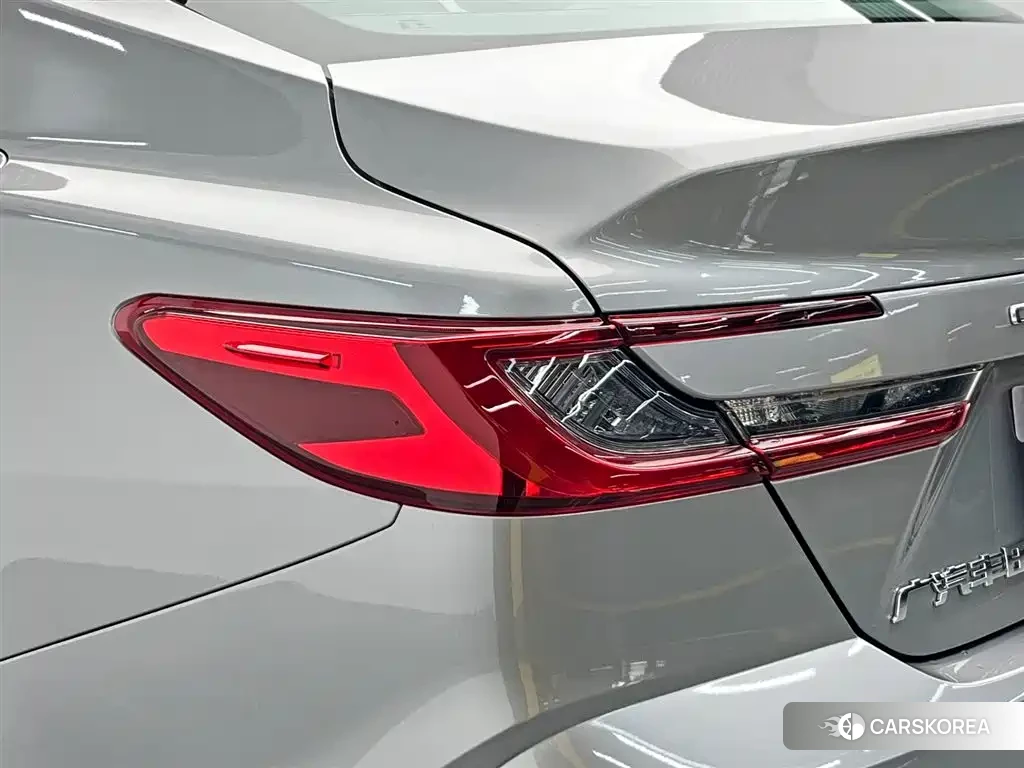 Toyota Camry 2025 Silver/gray из Китая, фото 2