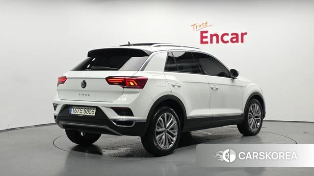 Volkswagen T-Roc 2021 Белый из Кореи