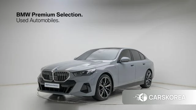 BMW 5 Series (G60) 2024 Серебристо-серый из Кореи