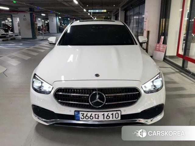 Mercedes-Benz E-Class W213 2022 Белый из Кореи