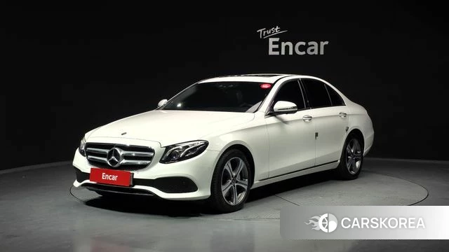Mercedes-Benz E-Class W213 2018 Белый из Кореи