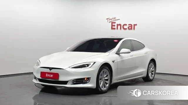 Tesla Model S 2019 Белый из Кореи