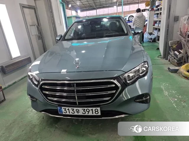 Mercedes-Benz E-Class W214 2025 Цвет галактики из Кореи