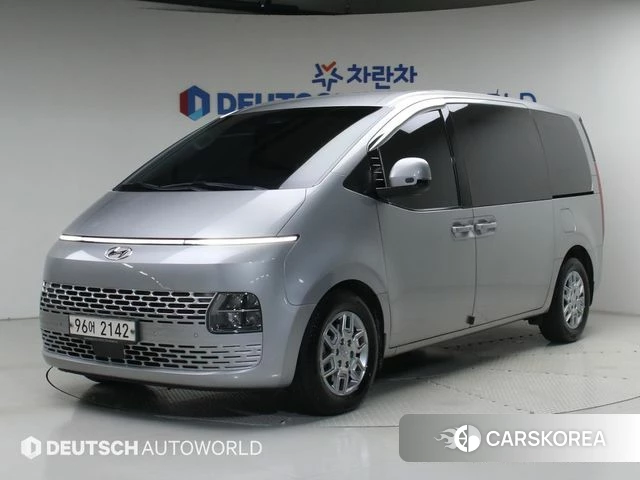 Hyundai Staria 2021 Серебристо-серый из Кореи