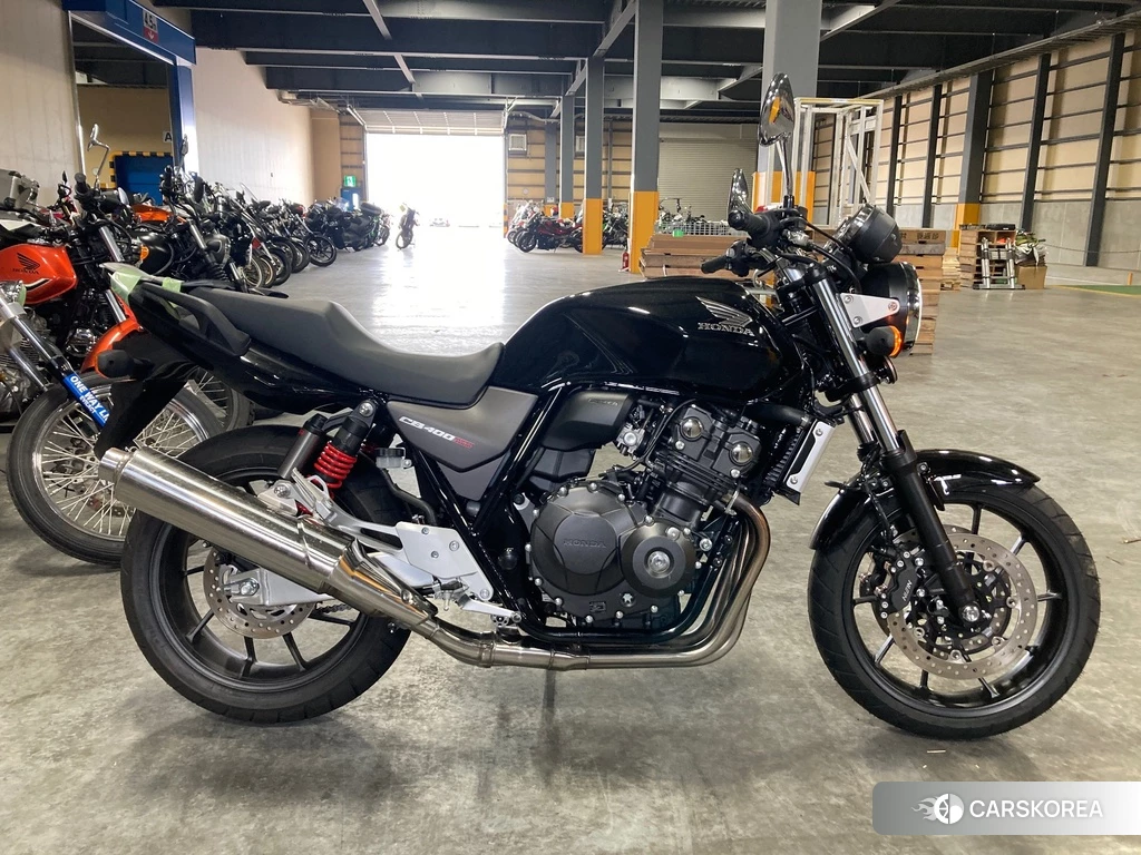 Проданный Honda CB400SF 2023 из Японии