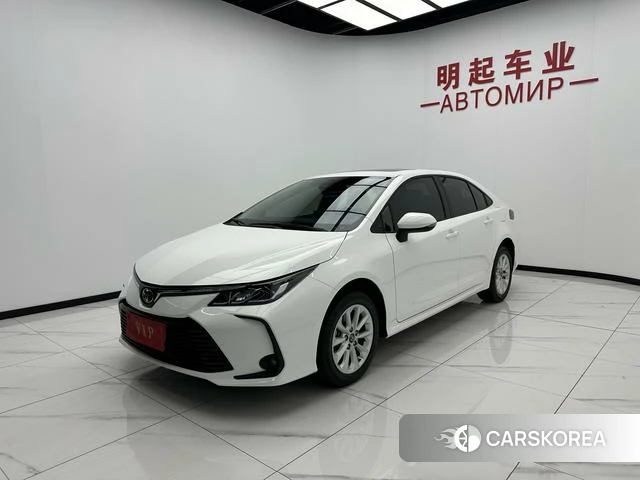 Toyota Corolla 2023 Белый из Китая