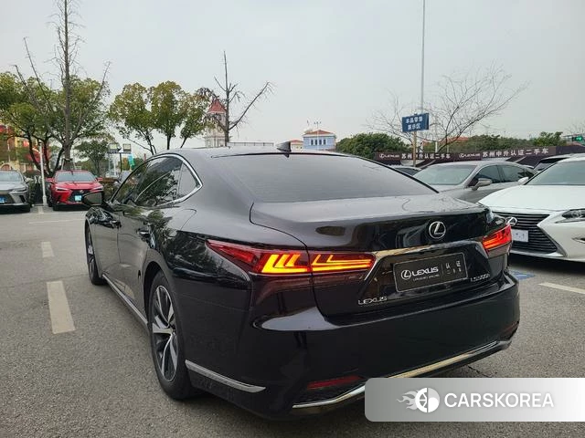 Lexus LS 2023 Черный из Китая