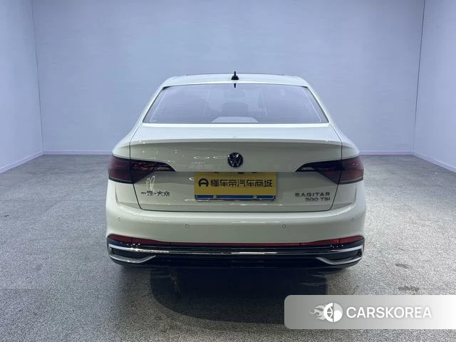 Volkswagen Sagitar 2023 Белый из Китая