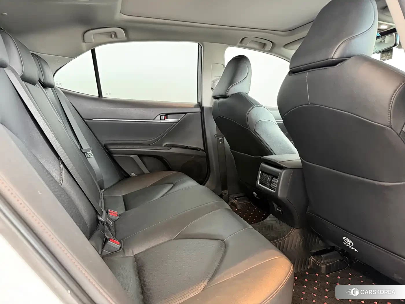Toyota Camry 2024 Белый из Китая