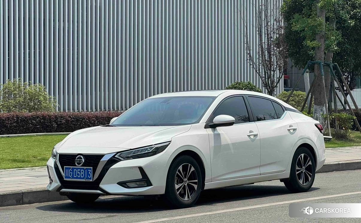 Nissan Xuan Yi 2023 Белый из Китая