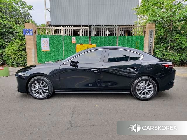 Mazda 3 Angkesaila 2022 Черный из Китая