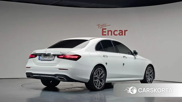Mercedes-Benz E-Class W213 2020 Белый из Кореи