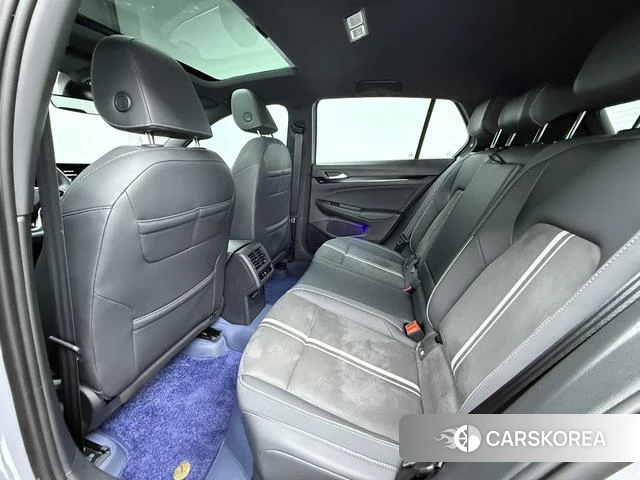 Volkswagen Golf 2024 Темно-серый из Китая