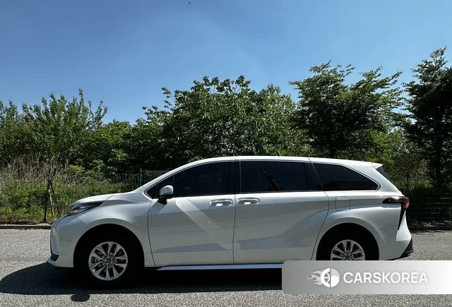 Toyota Grevia 2026 Белый из Китая