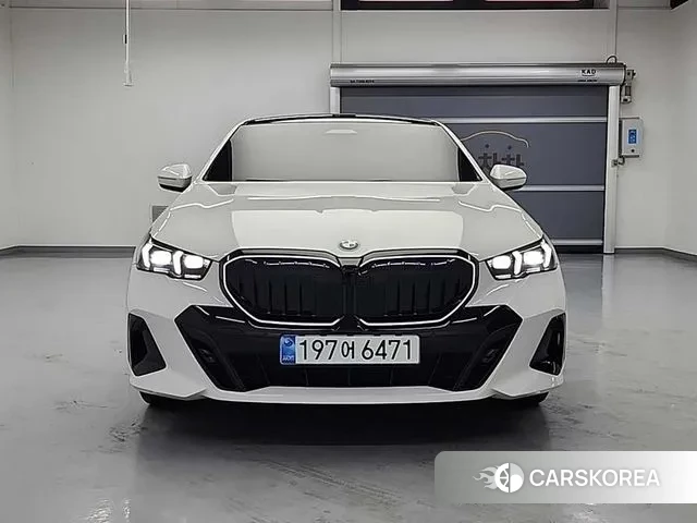 BMW 5 Series (G60) 2024 Белый из Кореи