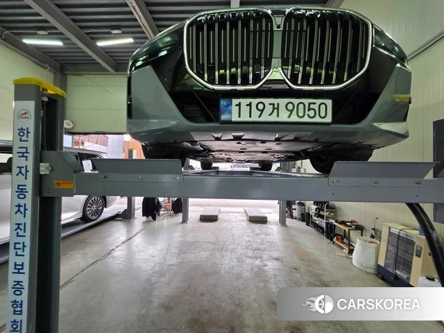 BMW 7 Series (G70) 2024 Серый из Кореи