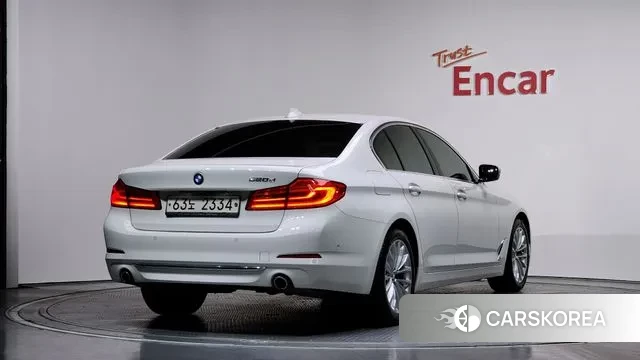 BMW 5 Series (G30) 2019 Белый из Кореи