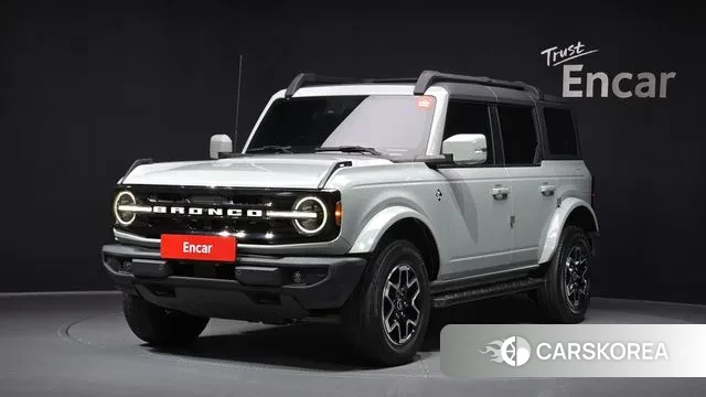 Ford Bronco 6th Generation 2022 Серебристо-серый из Кореи