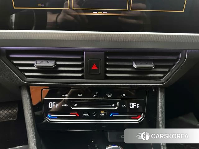 Volkswagen Bora 2022 Белый из Китая