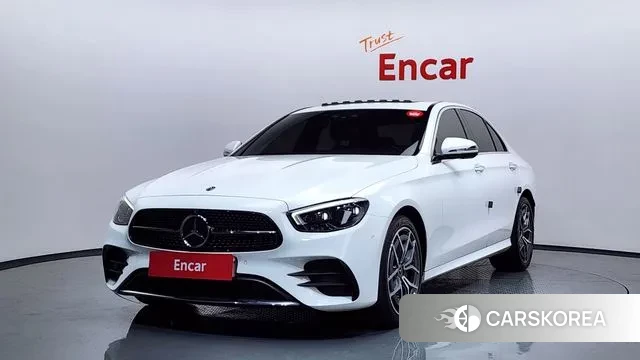 Mercedes-Benz E-Class W213 2023 Белый из Кореи