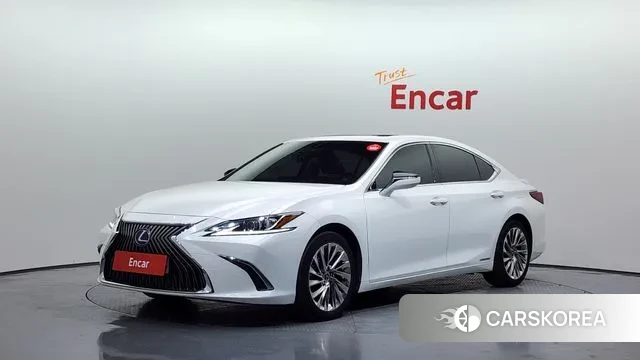 Lexus ES300h 7th generation 2020 Белый из Кореи