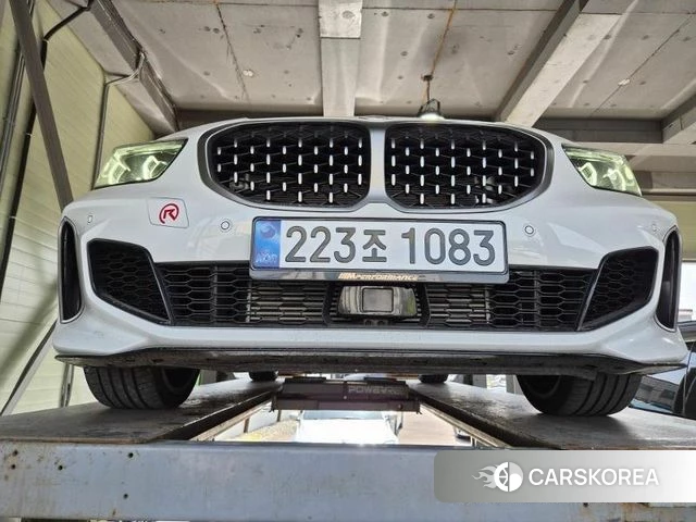 BMW 1 Series (F40) 2024 Белый из Кореи